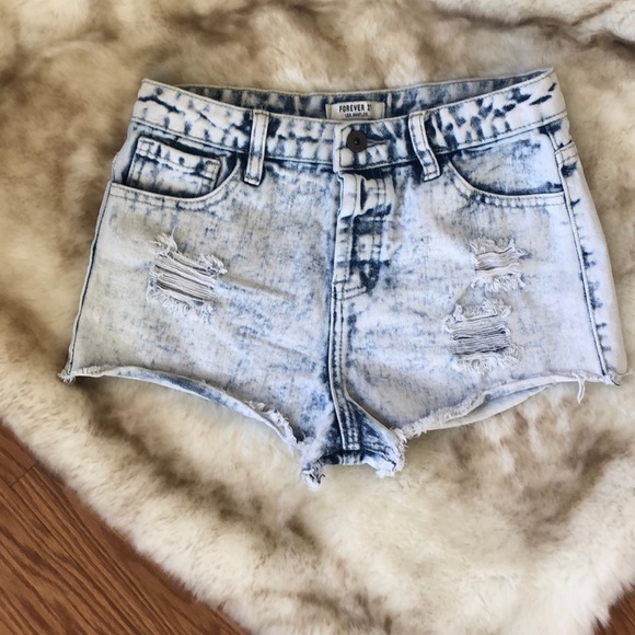 Forever 21 Highwaisted Denim Shorts size w25 - Picture 1 of 3
